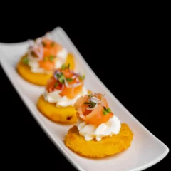 Blynukai su sūdyta lašiša 10 vnt.