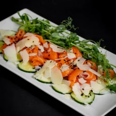 Sūdytos lašišos carpaccio